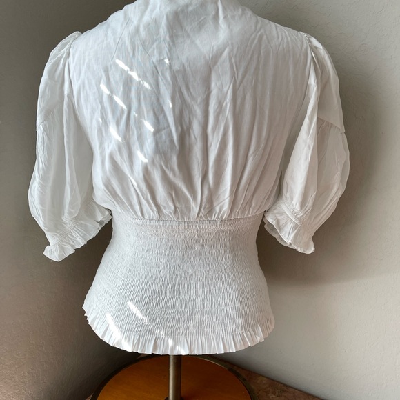 Do+BE White V-Neck Blouse with Ballon Sleeves with a feminine trim. Small NWT - Picture 4 of 9